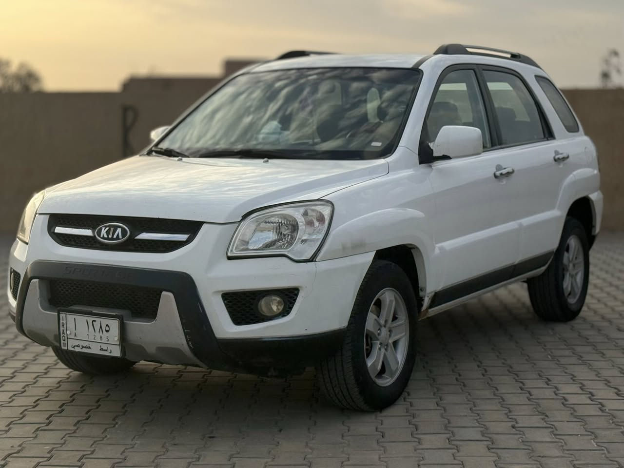 السلام عليكم سبورتج مديل 9 خليجي رقم واسط سنويه جديده  مكينه 2000 دوش السياره مكفوله كفاله عامه. جاهزء من كلشي تخم تاير جديد حداديه امامي وخلفي جديد 
سعر 123  بيه مجال بسيط 
عنوان واسط 
***********
