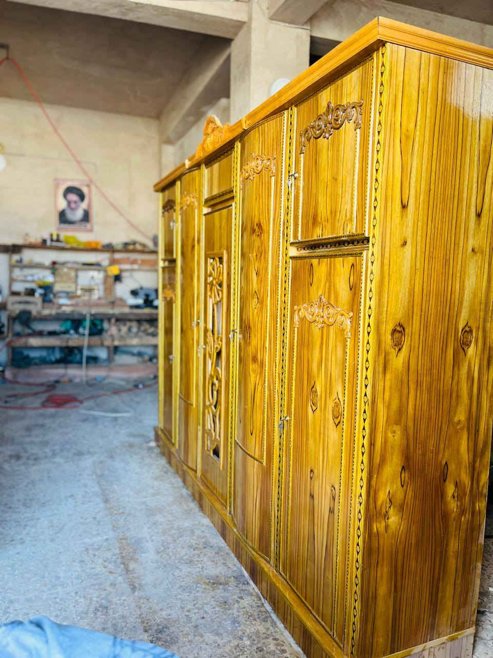 كنتور أبو الخمسه طابق واحد جديد الواجه صاج والداخل عادي سعره 400وبيه مجال العنوان الحر حي العسكري شارع الوريات مقابل السكلات الرمل بصف حسينيه اليسار للاتصال ***********
