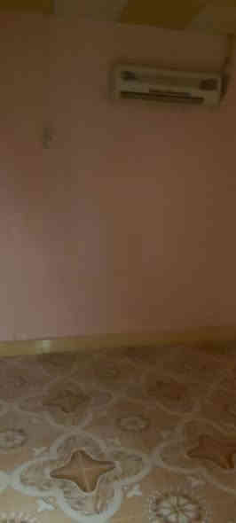 بيت طابقين لايجار ٥ميل ركن طابق اول غرفتين وصاله ودوانيه ومطبخ ومشتملات 
طابق ثاني غرفه وصاله وصطح***********
