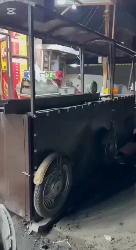 سلام عليكم مكلف بالنشر
ميوزه 3 قطع على شكل قطار للبيع
ميوزه طعام مع كل ميز 4 كراسي🪑 
***********المكان الرميثه
