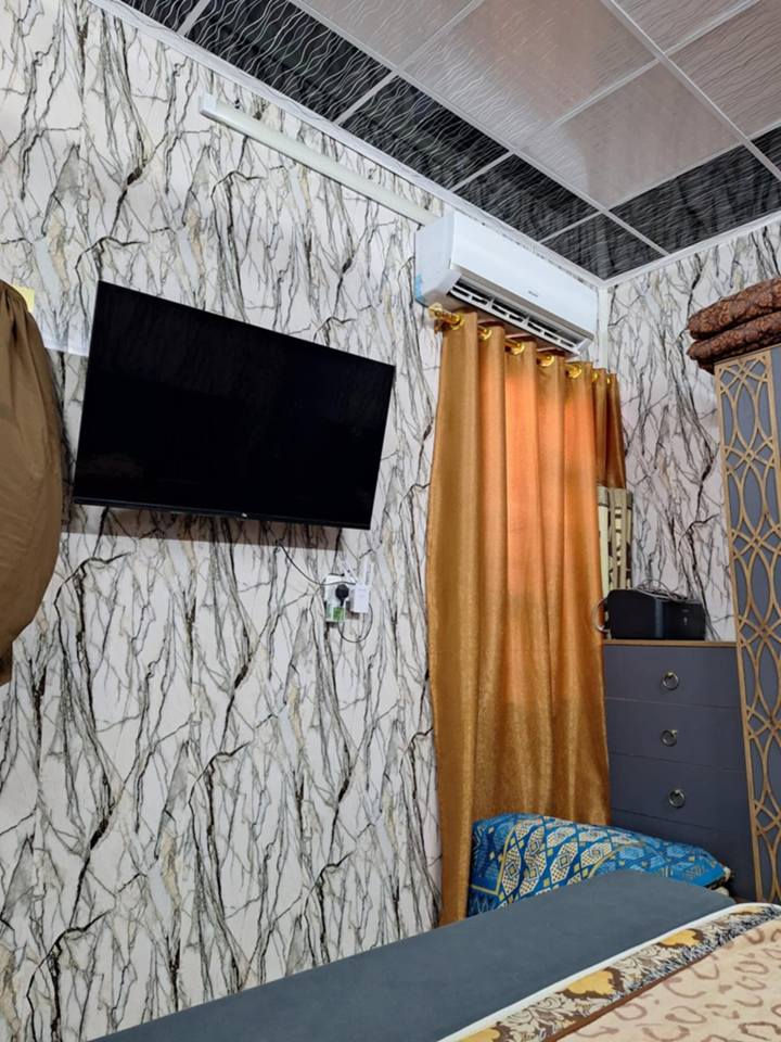 سعر مناسب جدا/  ٩٠ مليون فقط
بيت للبيع ١١٠ م واجهة ٧ م/ الرشيدية/قطاع٣/ قريب للمدارس والسوق العصري وسوق الروضة/ طابقين ونص/ الطابق الارضي غرفتين واستقبال ومطبخ وصحيات/ الطابق الثاني غرفتين وصحيات ومخزن/ الطابق الثالث غرفة كبيرة.
مع ثلاثة سبالت جديدة
للتواصل: *********** واتس
***********
