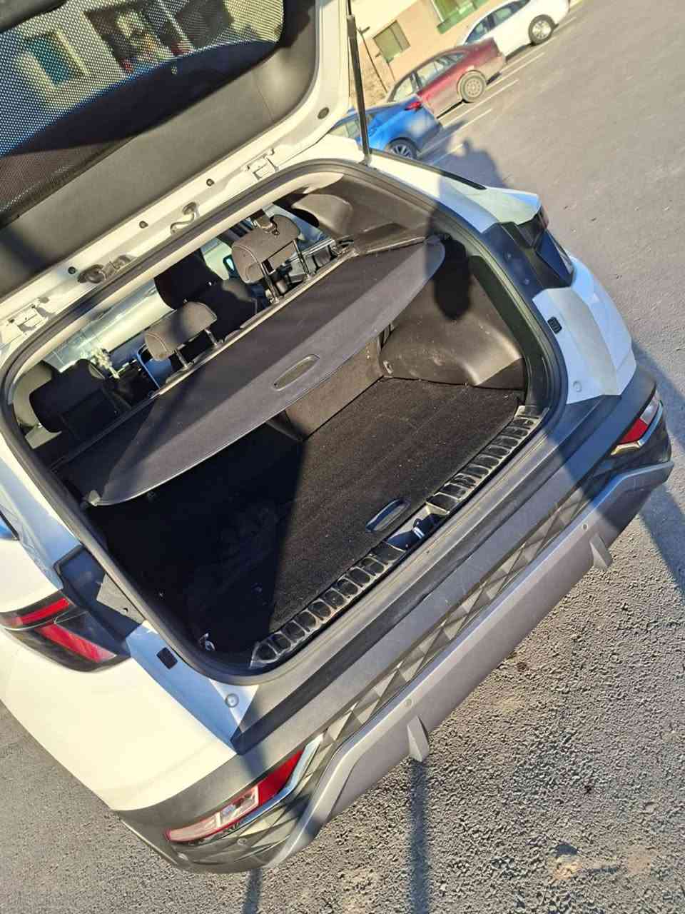 سلام عليكم 
توكسن ٢٠٢١ خليجي
بدون ضرر بيها ١٠ نقاط حالوب بل سقف وكلش ناعم 
سياره بسمنا من الشركه وبسمنا 
ماشيه ٩٢ كير ومكينه شرط 
سعرها ١٨٨ وبيها مجال قليل 
***********
