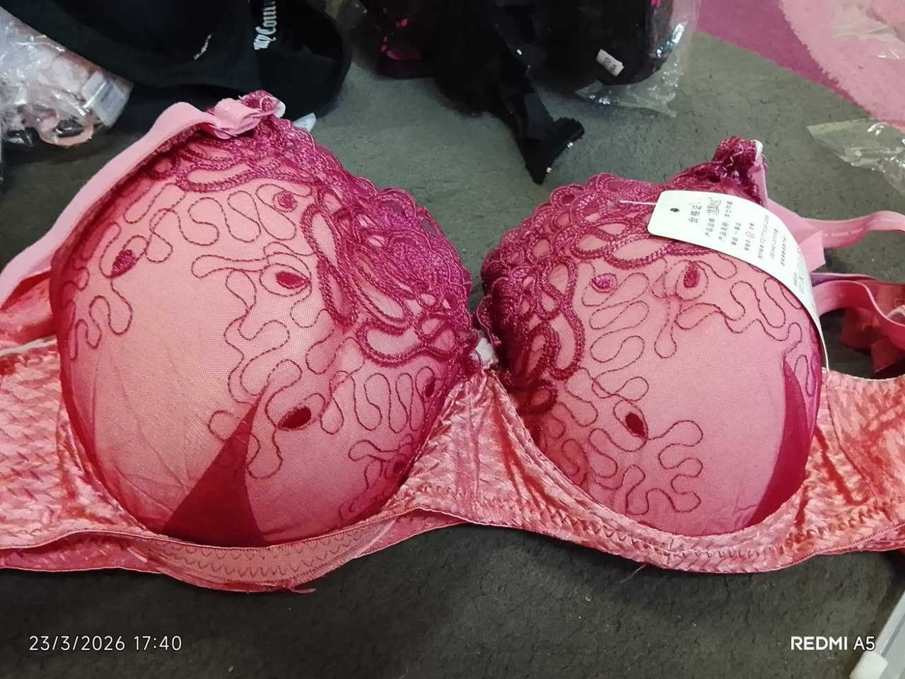 السلام عليكم ملابس نسائيه باسعار مناسبة للحجز والاستفسار راسلوني خاص او واتساب  ***********
