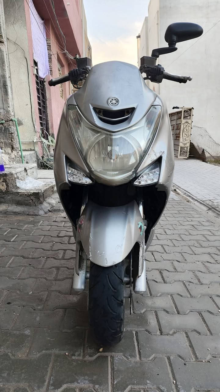 ماجستة اس ياباني
السعر: مليون دينار
بيها مجال بسيط
محرك155cc
طلاعات
قبغ نفخ
استان حساس
اضافاتهة:سيباية اصلية + حاضنة اصلية 
تاير خلفي اصلي جديد+باتري جديد + دسكات +قايش اصلي جديد
+فيت بم اصلي_ الدراجة بلادية مابيهة شي تجاري 
دراجة محركهة نشط لا تبخير او لا تنقيص نضيف المحرك
امداري بانزين محسن دهن موتل مي راديتر يورول شوفت عينك المحرك كامل امكمل بيهة بس هاي الضربات الموضحة والبك لايت طافي فقط
مكاني-بغداد-الكاظمية 
للتواصل:***********
