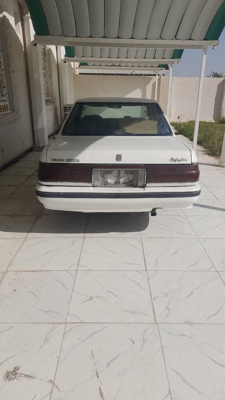 سلام عليكم سياره للبيع سوبر سياره جاهز من حداديه محرك كير تبريد مابيه نقص فقط يحتاجله دواخل بطانه غرفه يحتاجله مكانه سنويه مامنتهيه مكانه البصره ***********
