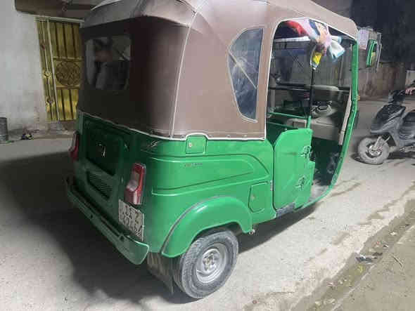 السلام عليكم تكتك للبيع موديل و٢١ شهر الثامن مكفوله كفاله عامه رقم وسنويه للستفسارالتصال على هاذ الرقم ***********
