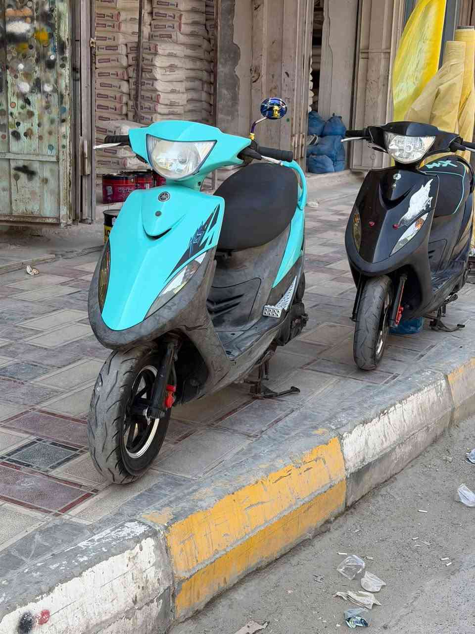 السلام عليكم
اللهم صلي على محمد وال محمد 
ماكسات عدله حاويه دراجات اثنين للبيع كله بلاد 
السوده امس نازلة من الحاويه وياله نجمة تاير جيلاتين لايت زنون امبيثريه اواكس سعرها مليون وربع 
والخضرة سعرها مليون و 200
الناصريه الإدارة المحلية 
***********
