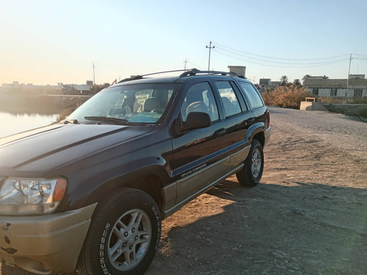 جيب شيروكي كراند لاريدو 2004
سعرها 63 ورقه
***********         ***********
