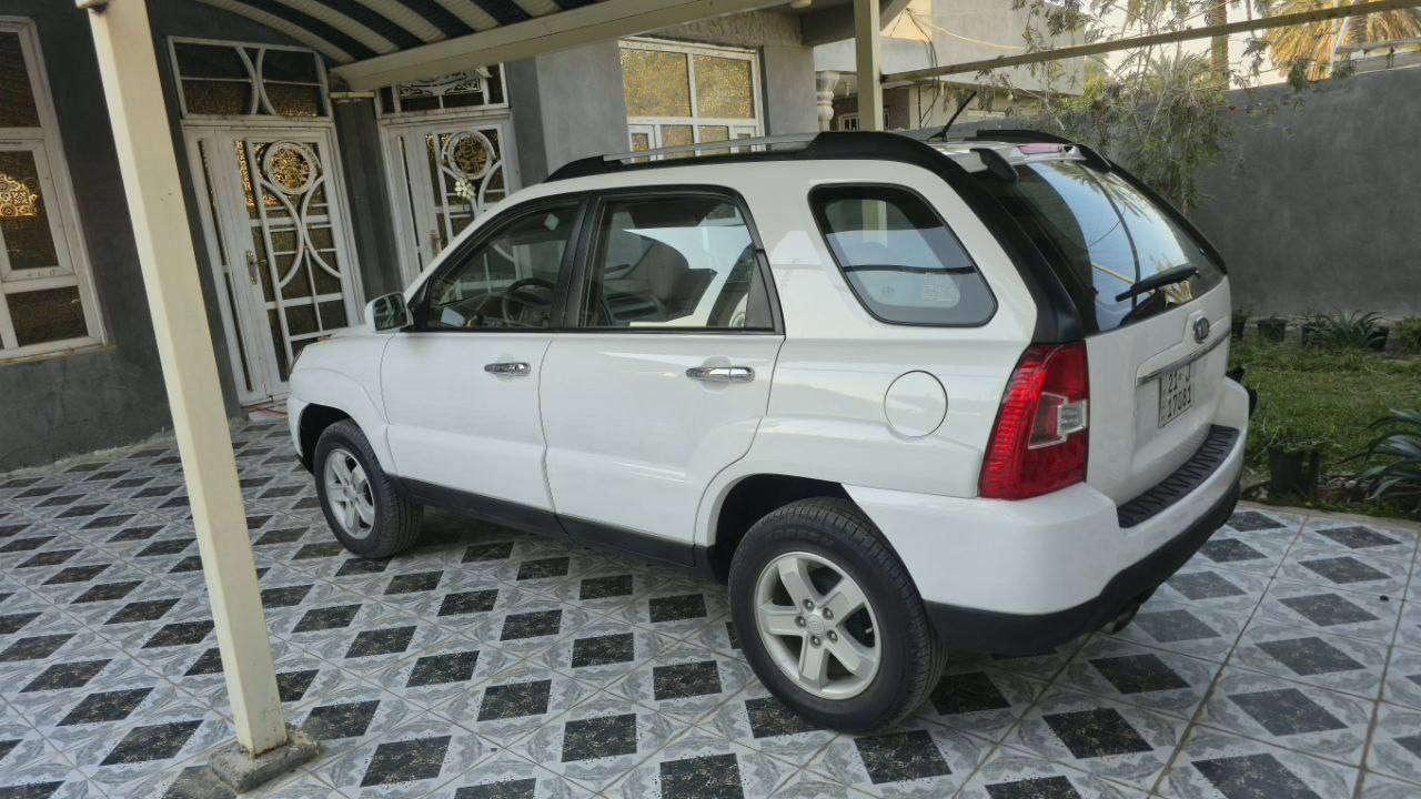 السلام عليكم
سبورتج 2009خليجي
رقم سليمانيه تريد وكاله او تحويل حاظر
سياره جاهزه حيل جديده 
ماشيه 194الف
صبغ نص چاملغ ايمن  بدون دواخل 
مكينه 2000
سعر 122$بيه مجال
بابل الهاشميه
***********
