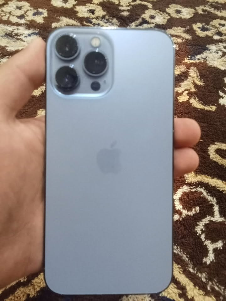 سلام عليكم ١٣برو ماكس للبيع 256GB بطاريه ٩٠كلشي بلادي ما مبدل بي شي لونه سمائي مميز سعره٧٠٠ رقمي***********
