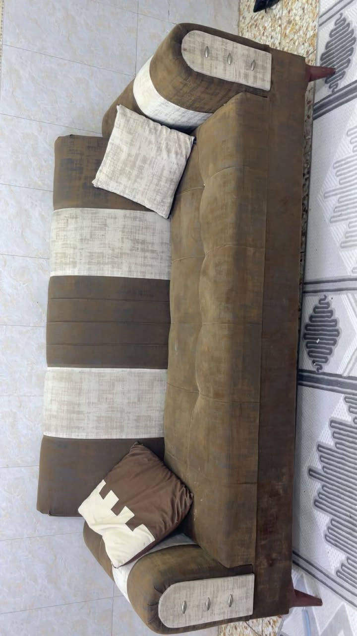 7 مقعد 💺  ثكيل مو سوكي  بدون ضرر  السعر  
240 ....*********** واتساب
