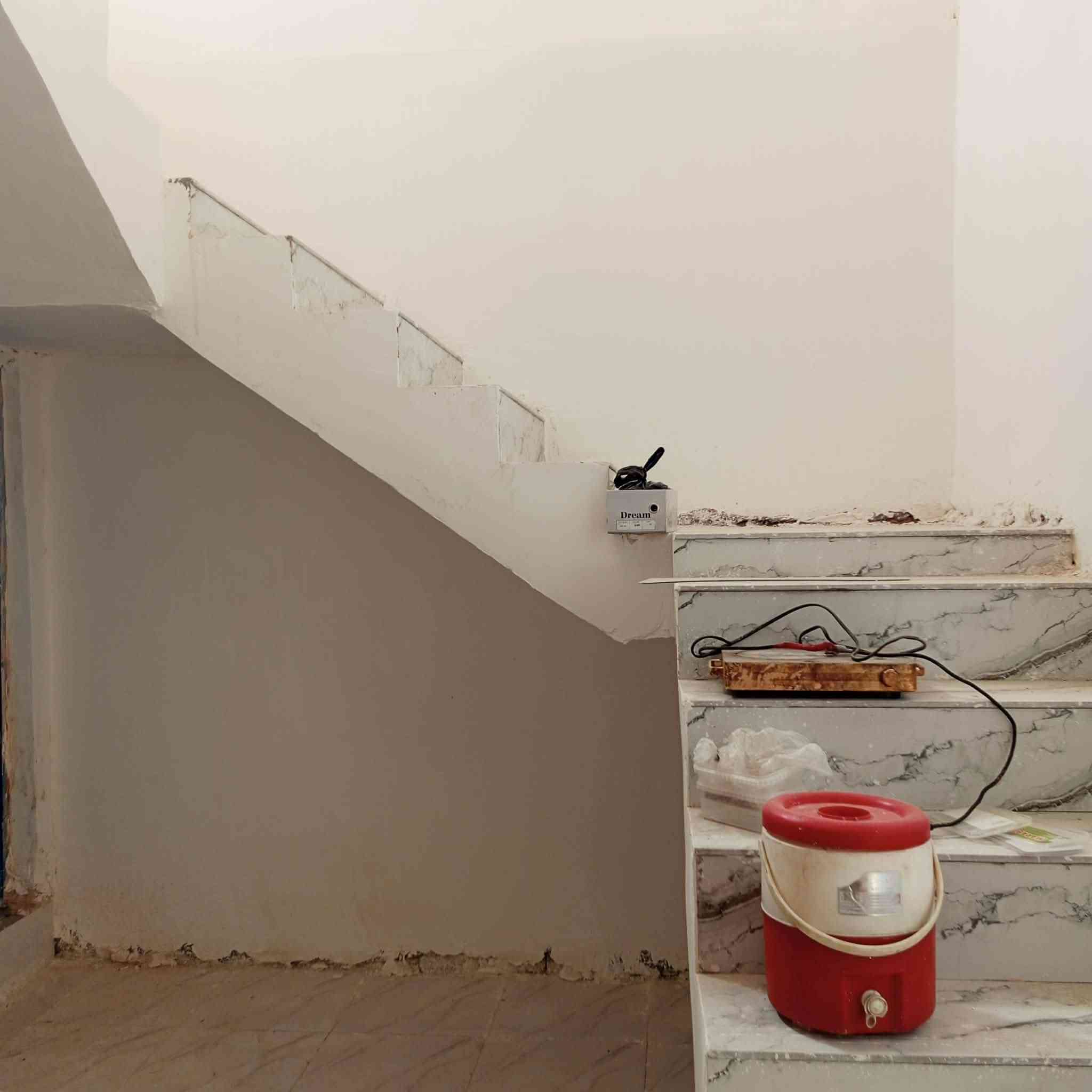 سلام عليكم 

بيت للبيع زراعي 

مكانه كاع راجي ابو احمد 

بناء درجه أوله كله طابوك صب كونكريت 

مساحه ١٠٠م طولاني 

يتكون من ديوانيه مطبخ صاله غرفه صحيات داخليه وخارجيه ومنور

السعر [٤٥]وبيه مجال 

لاستفسار مراسلة الحساب أو الاتصال على الرقم 

***********
