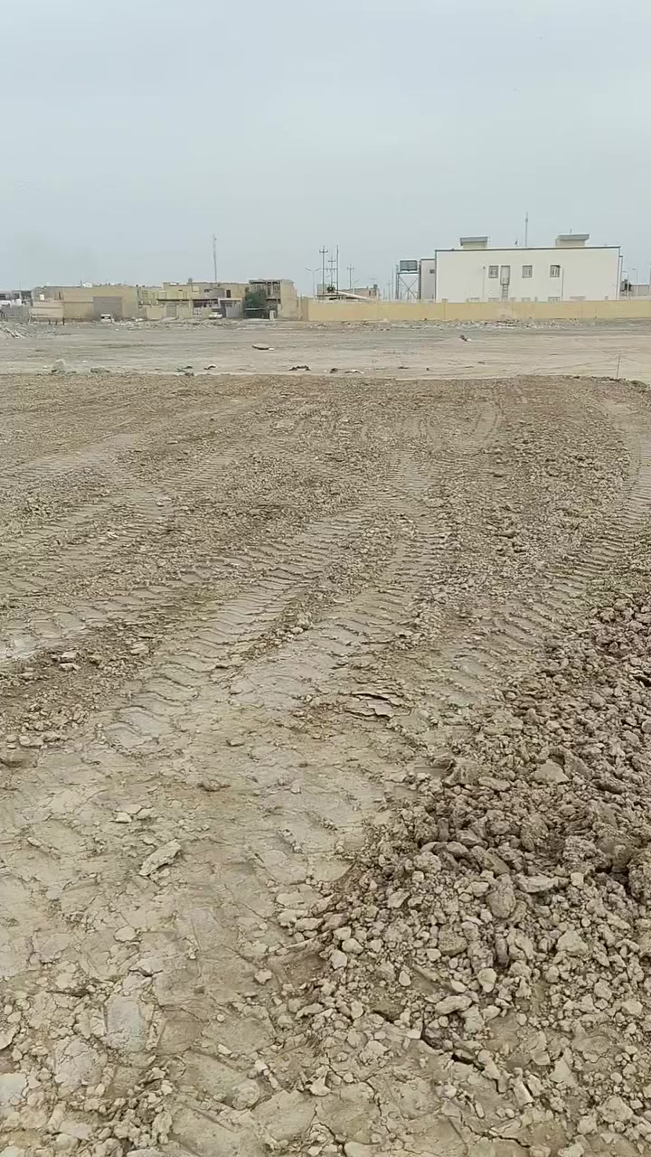 السلام عليكم 
قطعه طابو صرف المساحة 300 متر بأبعاد 15 متر وجه بنزال 20 متر القطعة تقع في ناحية الفضلية خلف الملعب ومركز الشرطة الجديد وقرب مدرسة الاخاء القديمة القطعة تقع على شارع عرضه 20 متر   السعر المطلوب 53 مليون  للاتصال *********** أبو زهراء الابراهيمي
