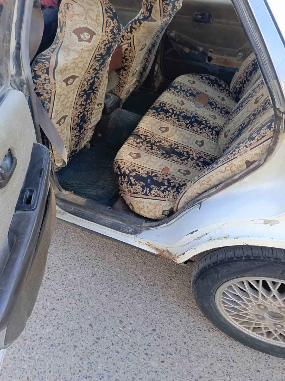 سياره تيوته مارك مكفوله من الكص والعيب الشرعي سياره بيه مكينه ونجي جاهزه بس الحاديه تعبانه رقم ذي قار راعيه بالبصره  وكالة ماكو بس تحويل شغل وطلع جاهزه بيع مستعجل السعر 16وبيه مجال العنوان الناصريه مركز الاستفسار على هذا الرقم ***********
