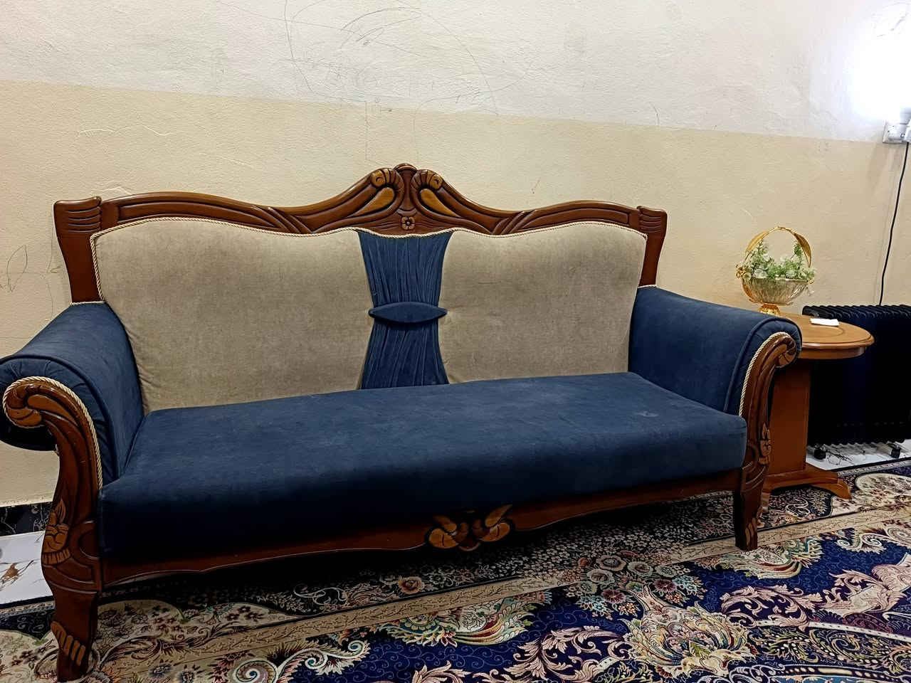 تخم زان اصلي 10 مقاعد 
***********
للبيع
