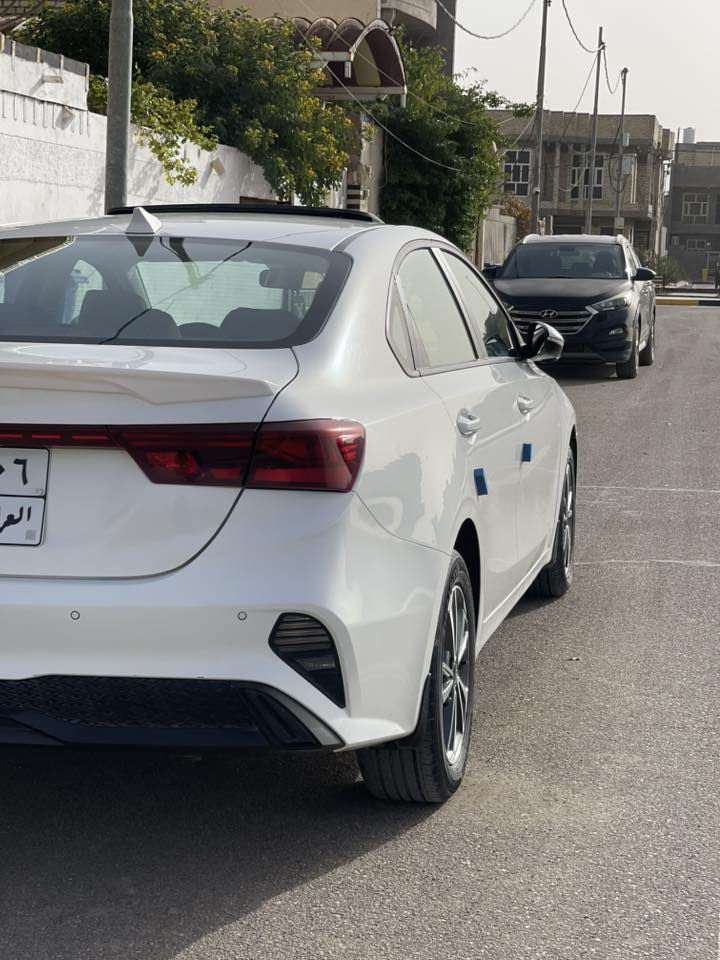 للبيع سيراتو
فول موصفات بيهه بارد جاملغ الخلفي شبر 
موديل 22
خليجي   
بسم شركه وكاله تحويل 
محرك 1600
داخل لونين 
ماشيه 94
تبريد قطعتين 
منافذ شحن قطعتين 
مثبت سرعه شاشه +كامره
السعر 165
عنوان واسط / العزيزية 
***********
***********
