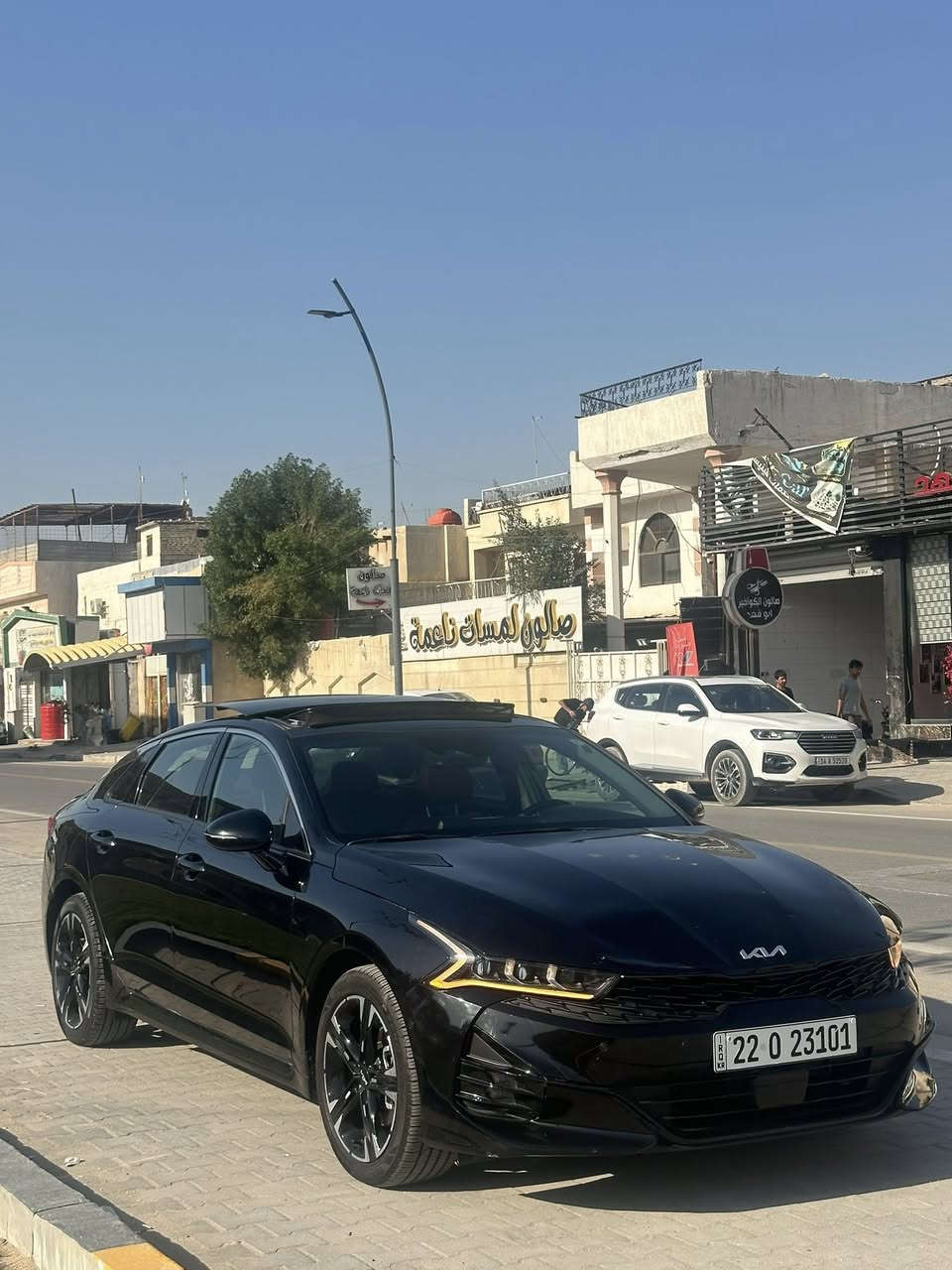 السلام عليكم 
K5 كيا كي فايف مديل 2024gt line 
رقم اربيل وكالة أو تحويل .
سيارة فول مواصفات جيتي لاين فول مواصفات للأخير كلش فتحت سقف بانوراما داخل احمر جلد كشنات حضن تدفئة كشنات شاشه جبيره تدعم كاربلي واندرويد فول تحكم استيرن قياده ذاتيه حساسات امامي خلفي كشنات كهرباء شحن واير ليس وبيها خير من الله بعد .
مكينه ١٦٠٠ تيربو .
سيارة جاهزه من كلشي مكينة كير حداده تبريد تايرات ما بيها نقص برغي كامله مكمله .
لون اسود ،ضربت السياره خلفيه قبق صندوك فقط ودعاميه.
ايرباك بلادي ما ضارب سستم واحد .
سعر السياره 180$ وبيها مجال 
عنوان البصرة  رقم ***********
