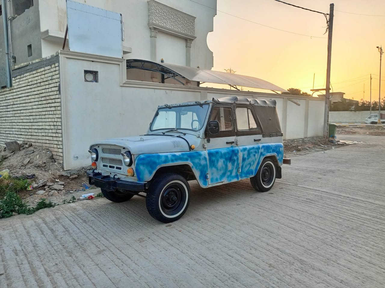 واز للبيع موديل 2000
اكسن روسي..
دسكات امامي..
تخم تاير 
دوشمه جديده
كير ومكينه مكفولات سياره جاهزه مال جناي 
مكان واسط الصويره 
***********
***********
