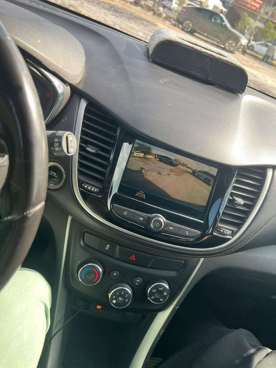 شوفر ليت تركت
موديل2019
حادث جاملغ او ربع من البنيد
بدون ايرباك بس
موصفات فول بصم 
تخم تاير جديد تبريد ثلج 
اربيل وكالا مداور***********
