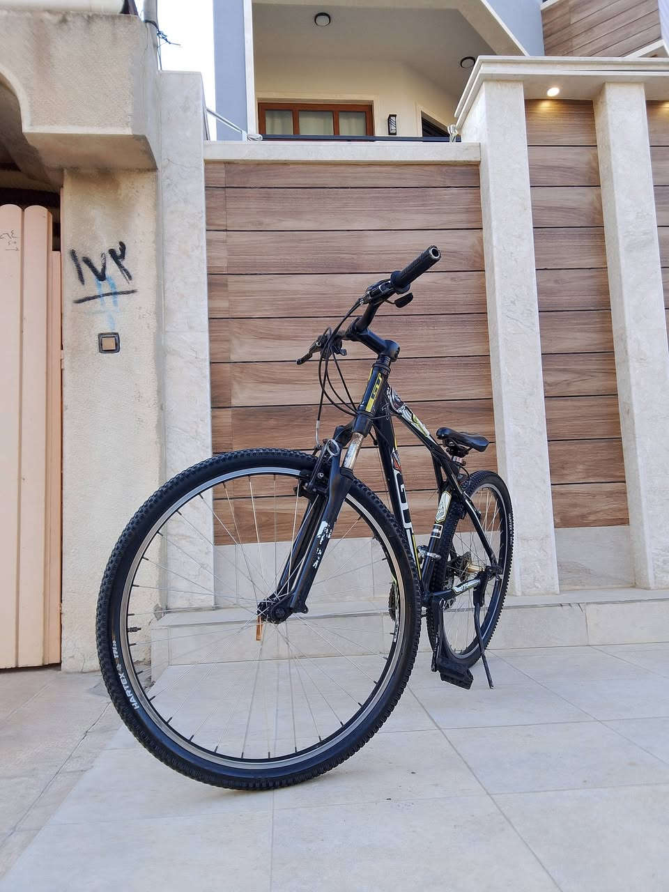 السلام عليكم ورحمة الله وبركاته
شباب دراجة GT أمريكي للبيع

النضافة 75%

سستم Shimano

البايسكل كلة مختم GT

بي شوي اعطال سهلة

السعر:125

المكان : الموصل


**إذا كنت صاحب هذا الإعلان وتريد حذفه لأي سبب، رجاءا أرسل رسالة إلى الدعم الفني**