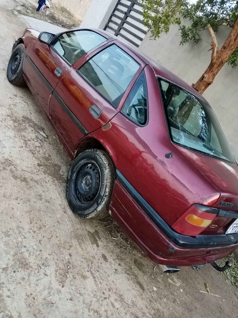 سلام عليكم اوبل فكتره موديل 93 سياره بلاديه قطره صبغ مابيها ولا معجون بيها خياسات ومصلحه بعدني مصابغهن مكينه 1600 بيها خيط تبخير خفيف كلش رقم ديالى انكليزي تحويل ثاني يوم سعر 38 وبيها مجال قليل مكاني ديالى بعقوبه خاص او اتصال بل رقم ***********
