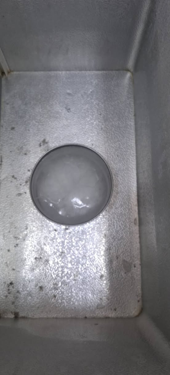 مرحبآ مجمدة ام دولفين ماركة معروفة حجم جبير 10 قدم شغالة وظمان بشغلهة نظام تجميد نظافتهة [💯] للبيع سعرهة 160بيهة مجال بسيط تواصل خاص او اتصال على رقم ***********
