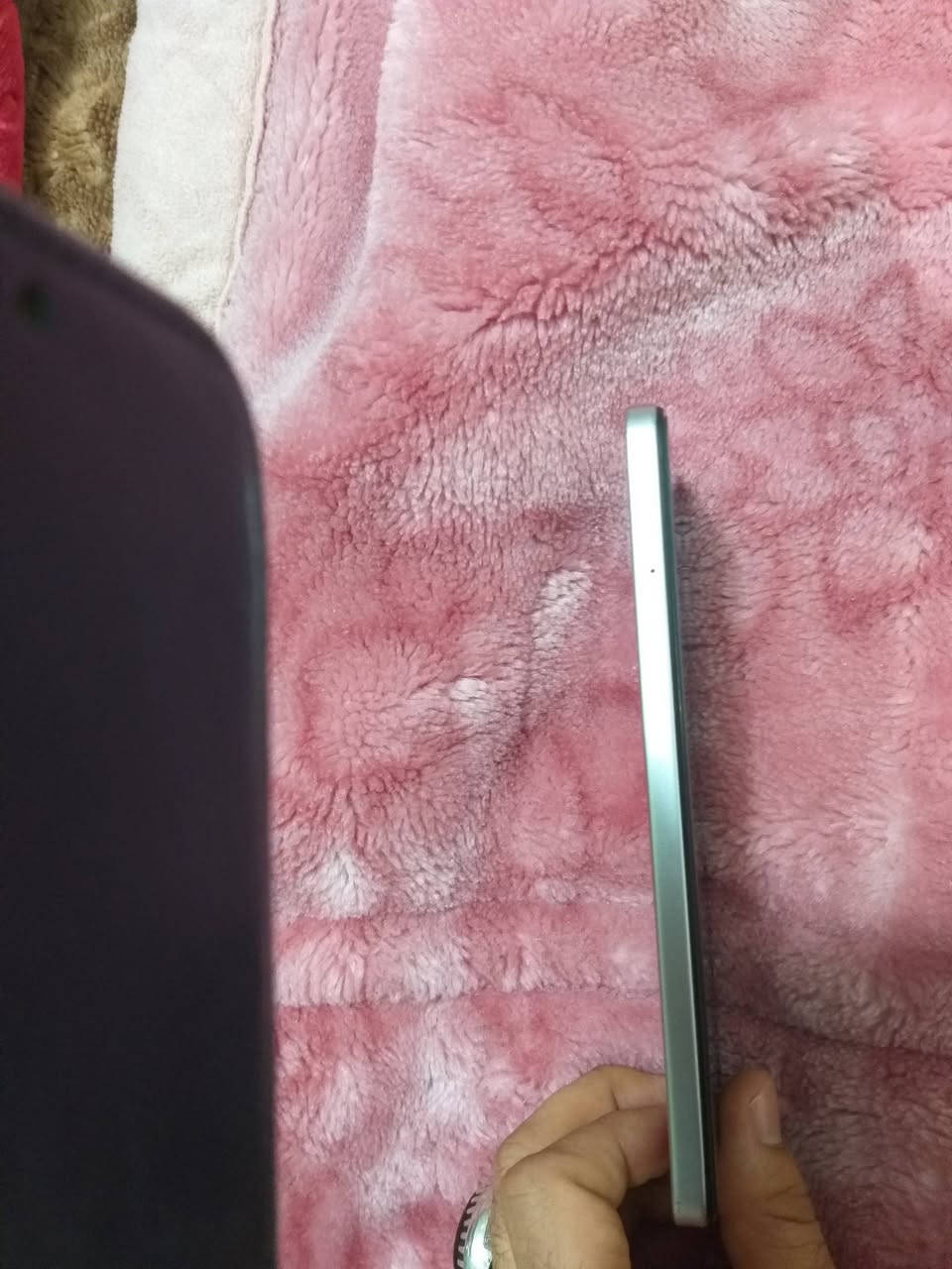 السلام عليكم  
الجهاز جديد مستخدم شهرين حيل نضيف 
Infinix HOT 60i
الذاكرة 256 -البطارية 120HZ 5160
يشغل ببجي 60 فريم 
شاحنة الجهاز ويا 
الكامرة 50 MP
مدعوم بل AI
باكيت الجهاز موجود وكامل
السعر 185 مكاني وبي مجال 
منطقة الدورة 
 للاتصال ***********
