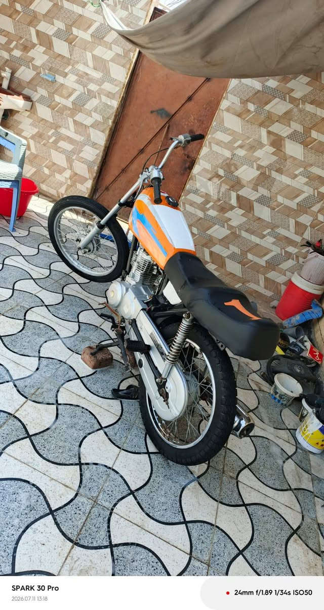 سلام عليكم نامه مديل 22 كلك كلك مكينه مفتوحه ولفات فقط دراجه جديده مثل ما موضح بل صور مكان سوق الشيوخ ناحيت الطار رقم الهاتف *********** السعر 375
