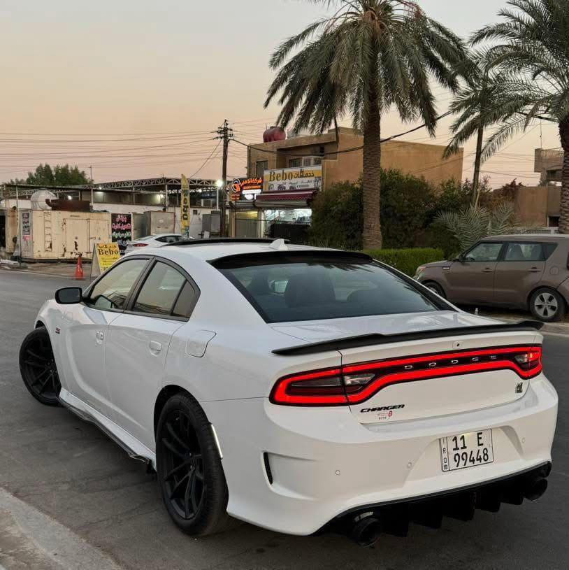 السلام عليكم
چارجر موديل2022 
ماشيه 25ميل فول خنك للاخير 
داخل احمر 
اضافات برمجه +شوته اي اف اي
ضرره موجود بل صوره عليه ولف 82 بلكات ريسنك فيت بم ريسنك 
السياره رقم بغداد تحويل ثاني يوم 
السعر 257 وبيه مجال
اي استفسار اتصل 
***********
