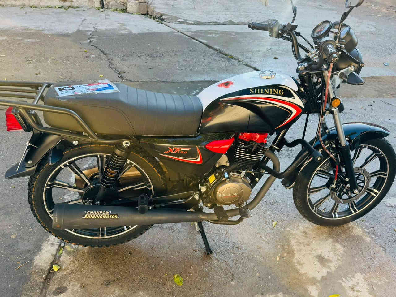 ماطور شاينك للبيع
✔️ نظافة  100/100
✔️رقم موصل  انكليزي 2025 
✔️كهربائيات كلها شغاله 
✔️مابيه اي نقص تحويل ثاني يوم  
✔️ماطور جاهز صارله شهرين  
✔️السعر مليون و900
✔️ماشي 8000
✔️ العنوان 📍 موصل حي عدن الاتصال على الارقام فقط بدون رسائل 

     مع تحياتي للجميع 

اتصال 📞***********

اتصال 📞 ***********
