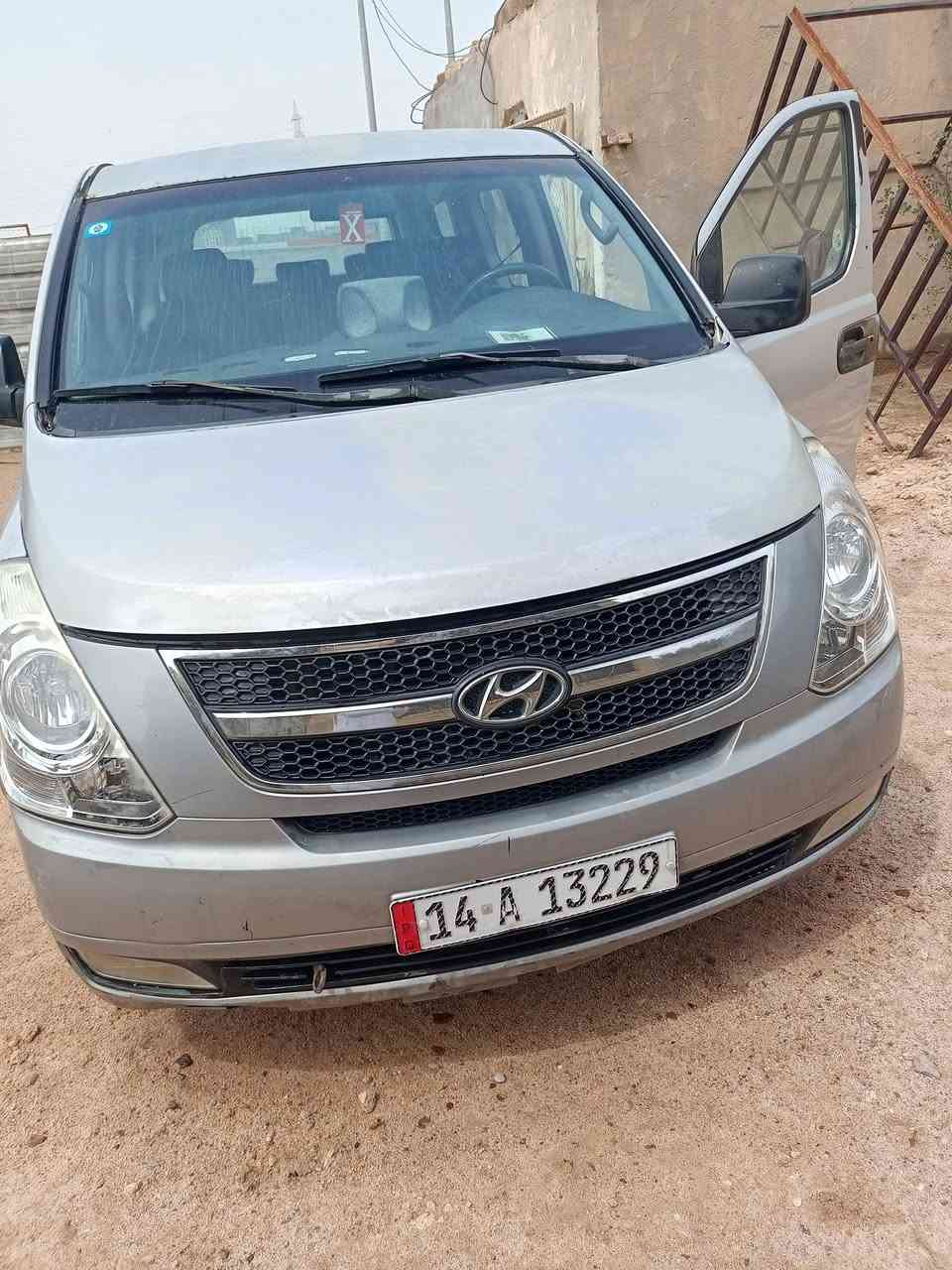 سلام عليكم البيع موديل 2009 بسمي تحويل مباشر مصفرة هية ضريبة غرامات تصفير عام بسمي سيارة عوزة ترتيب شوية مكينة مسكر 12 سعر 115 مكاني البصرة ***********
