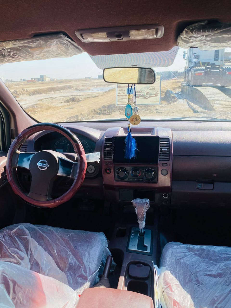 نيفارا موديل 2014كير اوتوماتيك سياره جديده جدا تبريد ثلج صدر جديد تخم تاير مكينه لاصرف ولاتبخير رقم واسط لاماني تحويل ثاني يوم بيه سونار موجود بالمنشور السعر 115$وبيه مجال للشراي مكان السيارة واسط الصويرة الاستفسار ***********واذمراوس حسب القناعه عادي
