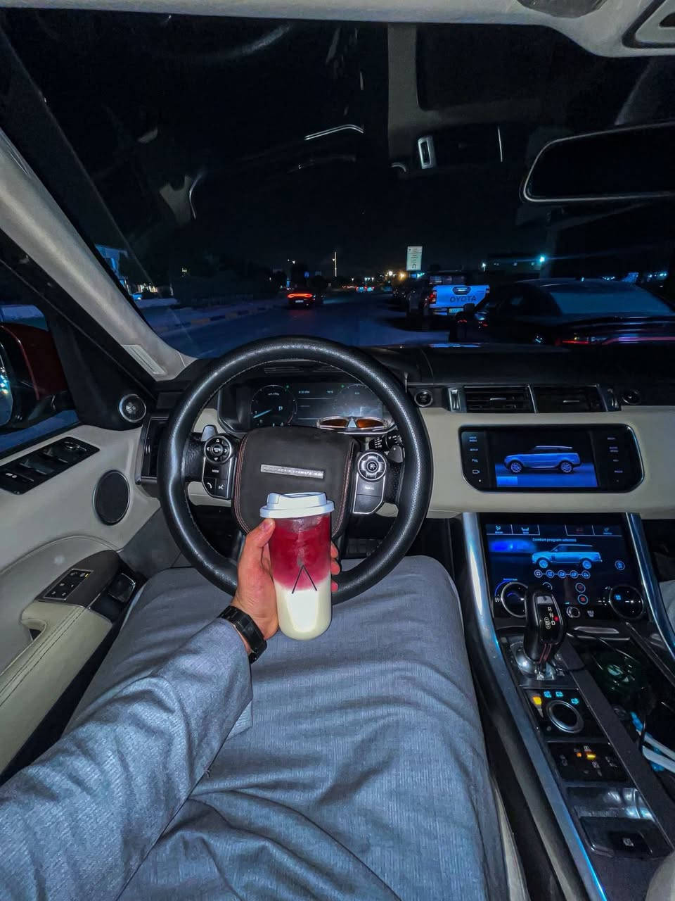 السلام عليكم
رانج روفر سبورت 2014
6 سلندر سوبر جارج

السيارة اعلى مواصفات 
كامرات  
بانوراما
كشنات خزن ميموري و٣ وضعيات تحكم
دوسات كهرباء
رادار خلفي وجانبي
ونقط عمياء
حساسات امامي خلفي 
انضمة قيادة ثلجي جبلي صحراوي... الخ
جكات ٣ وضعيات
بوب وصندوك شفط 
شاشة  تبريد  محدث موديل ٢١ 
كشنات تدفئة تبريد ( مساج)

السيارة عليها صيانة كاملة
جوبلسات جديدة صدر جديد تايرات تخم جديد 
المكينة سرفس كامل نوزلات جديدة بلكات جديدة  دوشمه جديدة 
مكفولة من الحادث وبيها صبغ اثر شخوط
صبغ  ٣ قطع جاملغ خلفي وباب خلفي جهة سايق
وباب خلفي عكس السايق
شرط مكفولة من الحادث
اثر شخوط بسيطة نصبغت

السعر 260 وبيها مجال بسيط
الموقع بصره
التواصل واتساب
+375292383430


**إذا كنت صاحب هذا الإعلان وتريد حذفه لأي سبب، رجاءا أرسل رسالة إلى الدعم الفني**