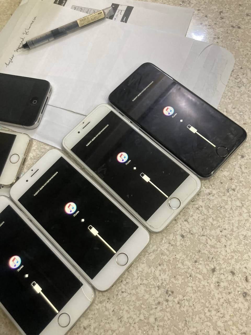 ايفونات 
5s قافل ايكلود تفصيخ 
القطعه ب 25 الف 
5c قافل ايكلود 
ب 25
ايفون 4.5.4s
ايباد 1 قديم مشكله بطاريه القطعه ب 40 الف
شغالات نظيف قافل شبكه اتصال فقط نت ب 50 الف 
ايفونات 6.6s شغال نظيف فقط نت 65 الف 
ايفونات 6 .6s قافلات ايكلود شغال شاشه بطاريه القطعه ب 25
ايفونات 5.6.6sفحم طافيات غير مفحوص القطعه ب 15 
كيبلات ايفون 4 
للحجز واتساب ***********
يوجد توصيل
