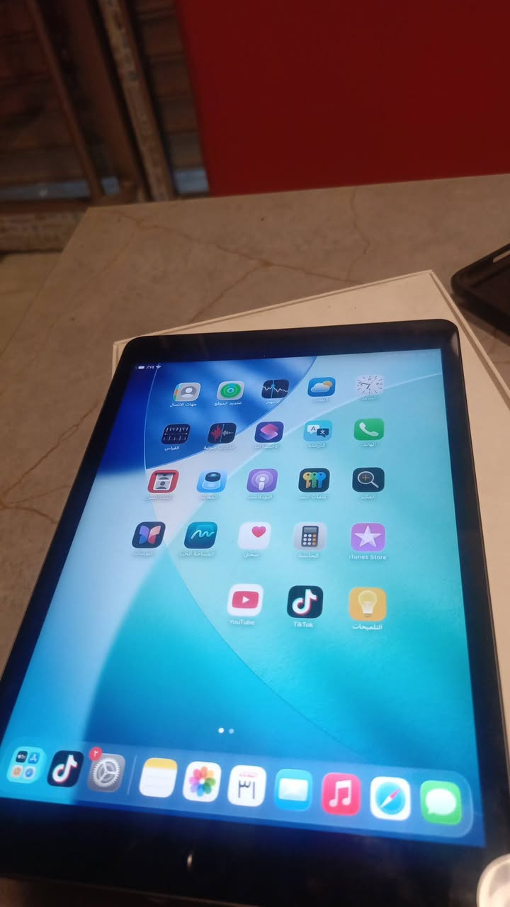 ايباد الجيل التاسع  للبيع نضافه 90 بلميه كامل ملحقات شاحنه كفر كارتونه مستخدمه فقط للدراسه  السعر  220   مكاني مدينه الصدر  تواصل ***********
