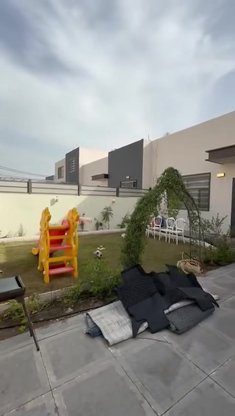 دار للبيع في مجمع السلطان السكني السكني 
طابقين اربع غرف نوم 
مع غرفة إضافية مخزن
بئ قرض مصرف عقاري 
40 مليون
للاستفسار 
مكتب الذهبي 

***********

***********
