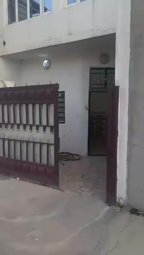 بيت قاطين للايجار حي الواسطي قرب شقق غاز يحتوي 3غرف نوم استفسار *********** سعر الايجار 350 شامل اجور ماء كهرباء استفسار وتساب بدون تعليق أو خاص
