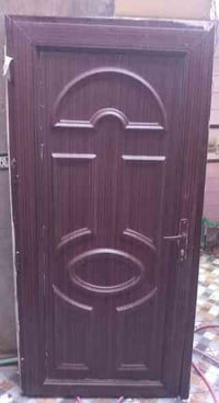 للبيع الباب بي60الف و الشباك بي10الف عرض الباب95سم تقريباو الطول 194سم...