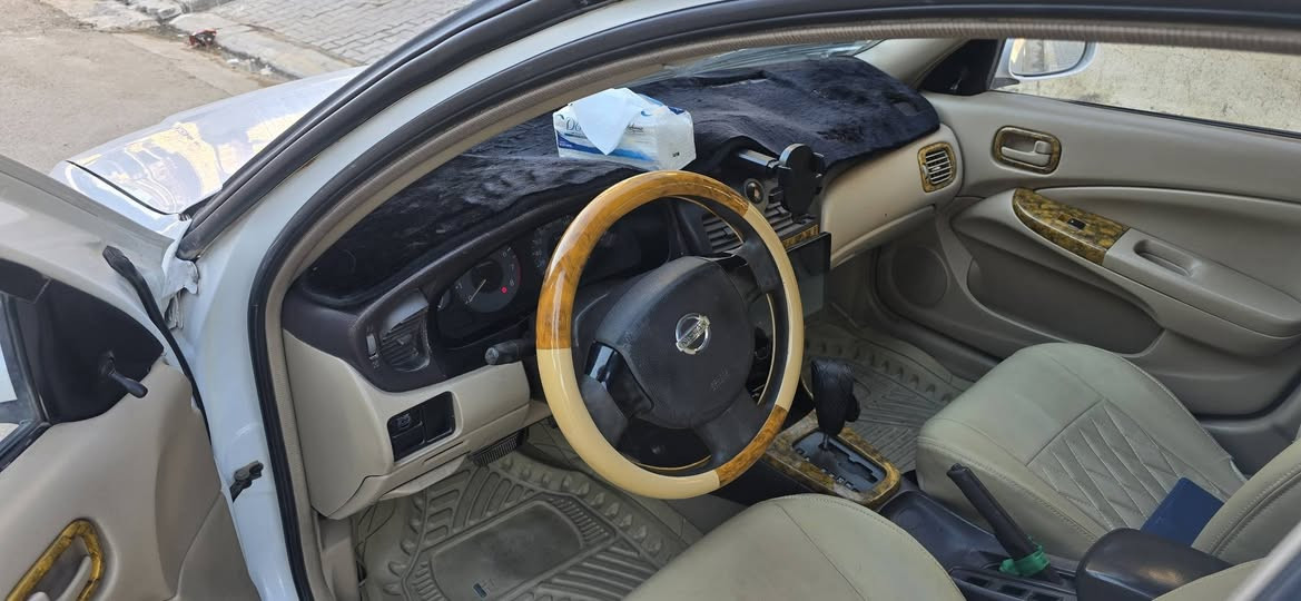 نسيان سني موديل ١٣
السيارة خير من الله تبريد حداديه نظيفة مكينه خير من الله

 رقم واسط ..سنويه ل٣٠ ..رقم جديد وهزة جديده... السياره بيها ٣ صبغ
تحويل ثاني يوم...السعر ٩٨ وبيها مجال بسيط
***********
