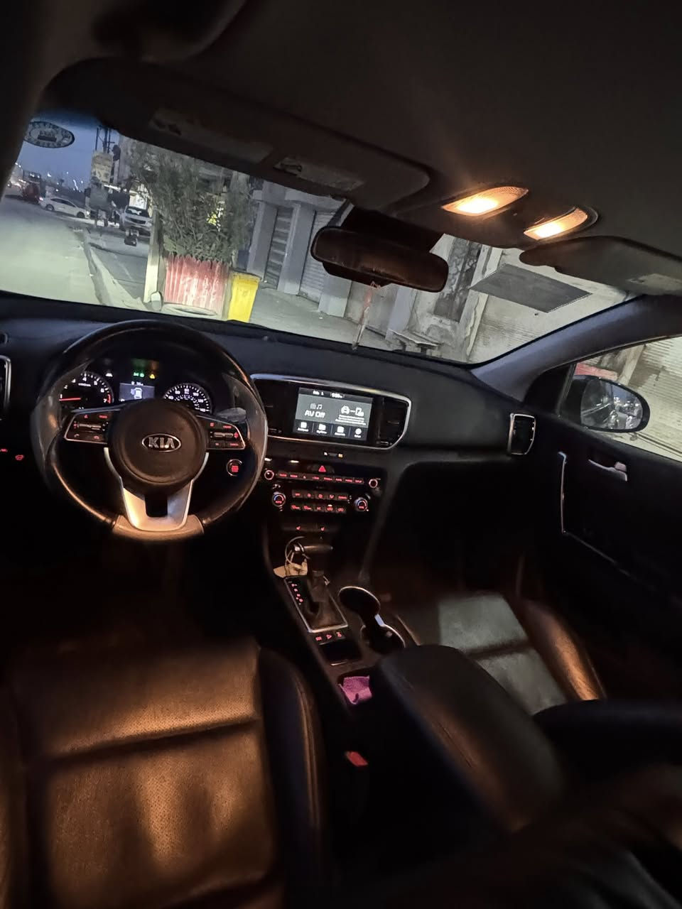 سبورتج 2021 
فول مواصفات ما عدا الفتحة 
رادار امامي 
حساس امامي خلفي
بصمة ابواب وتشغيل
كشنات تدفئة وتبريد 
تشغيل عن بعد 
كشنات جلد 
شاشه كبيرة
حادث ربع الجاملغ الامامي وربع البنيد جهة السائق بدون دواخل وايرباك 
رقم اربيل مالكها بالحله 
العنوان حله مركز المدينة 
للاستفسار ***********
