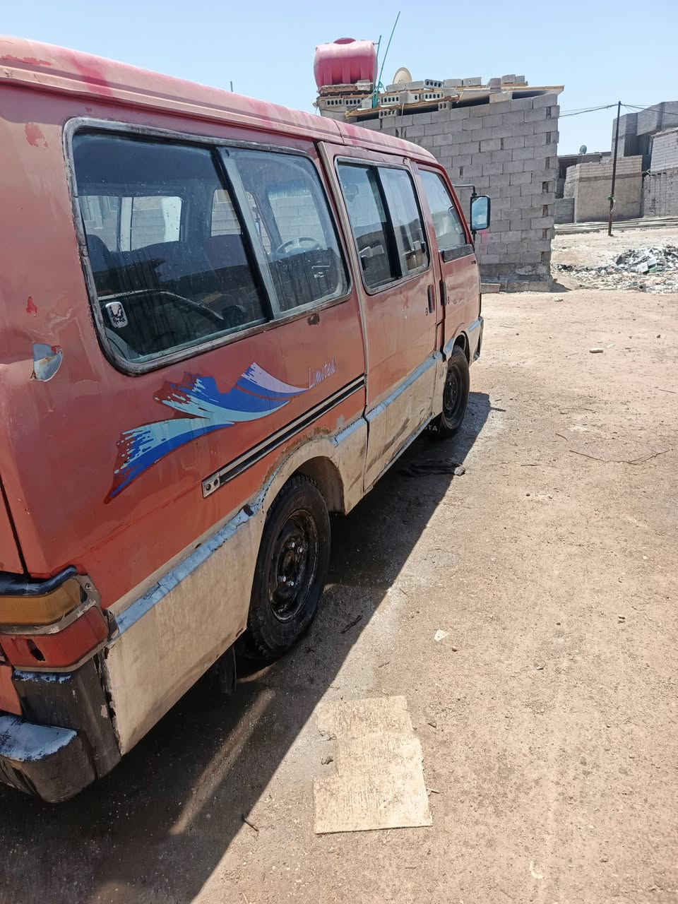 بسته مديل 94 سياره جاهزة مابيها شي بس بالمكينه صوت يطلع اذا تبج بيها سيارة رقم صدامي سنويه مالتها ساقطه اليريدها بي خير ويدلل *********** بيها حصت كاز وين مايعجبك التفيده يدلل اخوان ابيع كوم حديد اكفلها عن السرقه فقط
