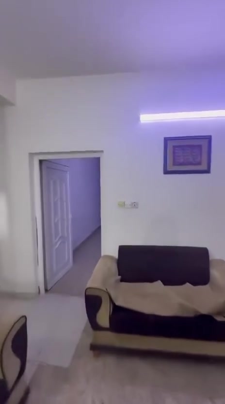 شقة مؤثثه ‏للإيجار الموقع شارع النسائم عوائل أو موظفين
‏تتكون من غرفتين وأصالة ومطبخ للإيجار 550 موظفين وعائلة 500 الف للتواصل ***********
