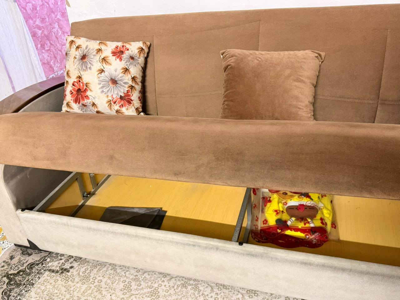 سلام عليكم تخم ٥ قطع نضيف اي ضرر مابي سعره ٢٢٥ معرض مال بلازمه جديد كلش كامل هوه والاناره مالته سعره ١٧٥  مكاني الشرطه الخامسة رقمي ***********
