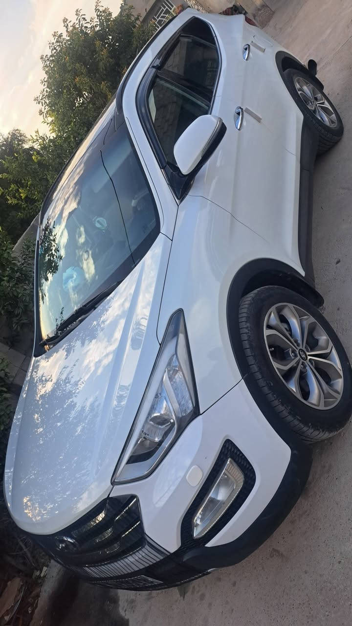 سنتافيا ٢٠١٥ خليجي سته سلندر
سبعه راكب محرك٣٣٠٠ 
رقم بابل انكليزي
سياره جديده محرك وكير وظع شركه
ماشيه ١٩٠الف تبريد ثلج ثلاث قطع
الضرر مالها جاملغ العبري ومبدل  
السعر ١٧٠ وبيها مجال حك الجيه
***********
