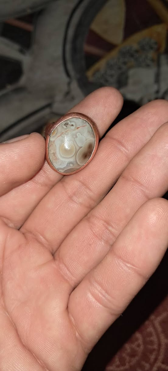 حجر منوع للبيع ***********
