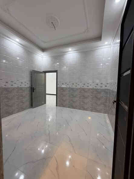 🏡 ً🔥 متوفر الآن لدى مكتب عقارات الصادق دار للبيع🔥
✅  دار #حديث للبيع بناء  2025 زيرو
✅ على شارع 15✅ تبليط
✅📍الموقع  تكريت - بدايه الزهور خلف التجاري
  ✅ 🏠 مساحه الدار  (( 120 متر ) 📏
  ✅  الواجهة: 8 متر
 يتكون الدار  من 
✅ طابقين 3 غـــرف نـــوم 
✅ 3 مـــجموعات صــحية
✅ اســتقبال  + صاله داخلية + مطبخ +
✅ واجهه حجر  + السقف كل البيت سحب مغربي
✅ السطح شتايگر  + الارضية بورسلين درجة  اولى 
#السعر 160  مليون وقابل لتفاوض
📞 للحجز والاستفسار: *********** / ***********
🔑 🏡 مكتب الصادق للعقار
