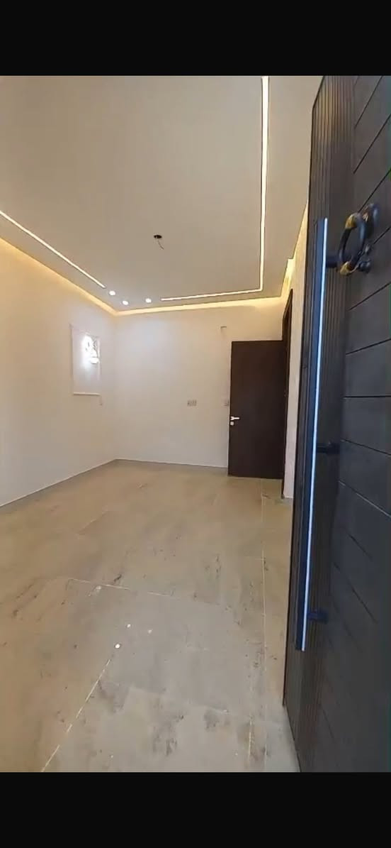 يالله مشتمل #للبيع
المساحة 70م  ركن شارع عريض
الواجهة 7 اله ربع ، والنزال 11

🚪بيبان قاصه وشبابيك اللمنيوم 4 غرف نوم

1️⃣مدخلين استقبال ومطبخ وهول وخدمات
وترك وغرفة نوم
 
طابق 2️⃣ : ثلاث 3 غرف نوم وخدمات 

المشتمل حديث الان تم انجازة
ملاحظة ( عندك مشتمل وتريد تبيعة ، راسلني اعرضة الك)

☎️مكتب ارض الخيرات
***********
