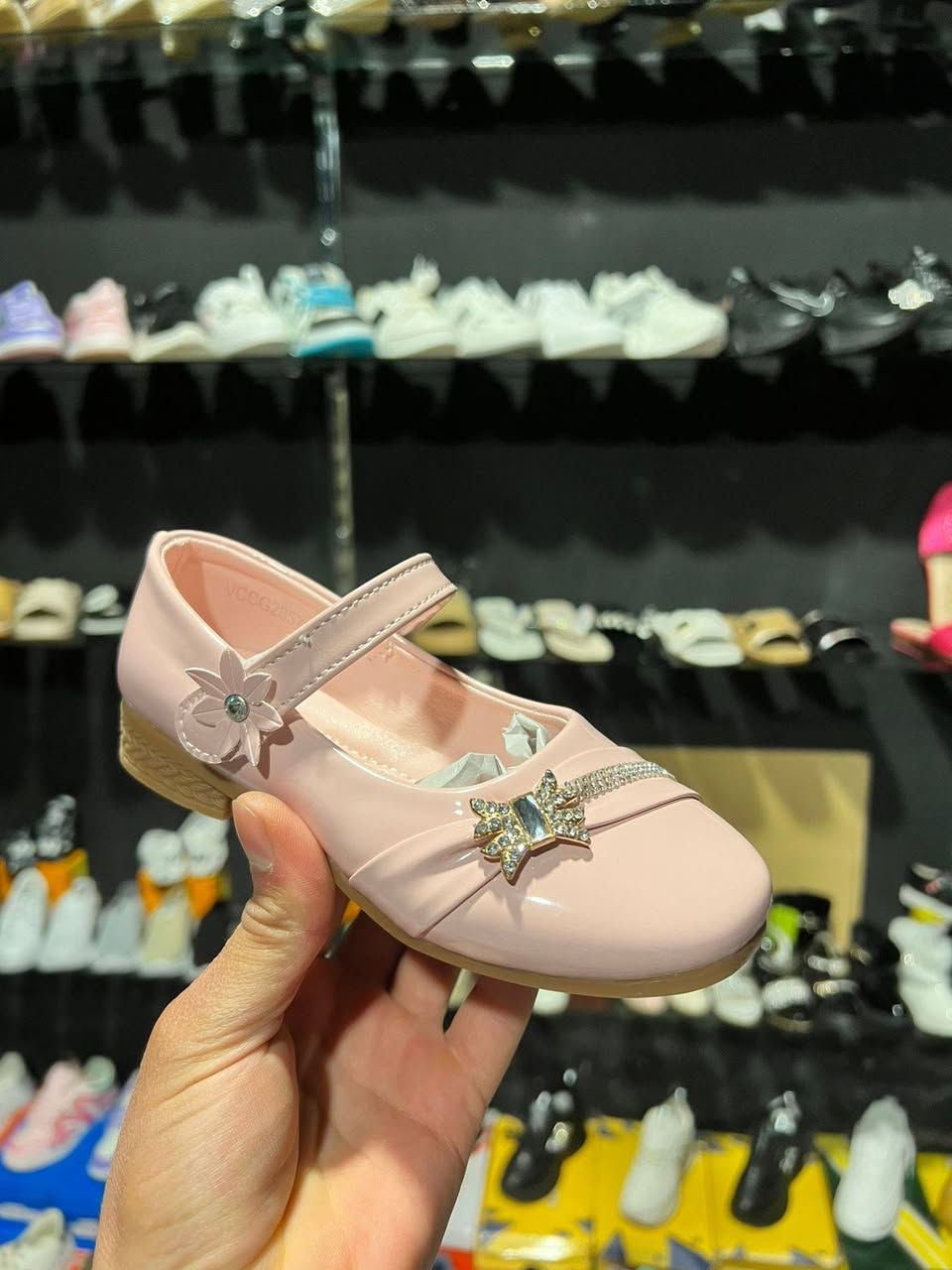 السلام عليكم زبائننا الكرام 🌸
رمضان مبارك عليكم ويتقبل الله طاعاتكم 🌙🤍
🎉 تم وصول بضاعة العيد الجديدة 🎉
يتوفر لدينا جميع القياسات (أطفال – بناتي – نسائي)
وأسعارنا جداً مناسبة 🔥
👨‍👩‍👧‍👦 اشتري لعائلتك من يمّنا ولك خصم مميز
📍 العنوان: ناحية الشورة – مجاور رعد للملابس الباله
✨ المتوفر حالياً ✨
🔹 فلات بناتي روغان (31–36)
🔹 فلات طفله روغان (21–25)
🔹 صندل بناتي (26–30)
🔹 اسكجر (21–26)
🔹 اسكجر (26–30)
🔹 اسكجر (31–36)
🔹 صندل أطفال (16–21)
🔹 صندل ولادي (21–25)
🔹 بوتين بناتي (31–35)
🔹 بوتين بناتي (33–34–35)
🔹 بوتين ولادي (31–37)
🔹 صندل طبي (37–40)
👠 أنواع الكعبات:
▪️ كعب نسائي مقبط شفاف (37–40)
▪️ كعب نسائي شفاف (37–38)
▪️ كعب روغان (38–41)
▪️ نسائي أصبع كرستال (37–41)
▪️ مقبط ألماز كعب (36–37)
أهلاً وسهلاً بكم في أي وقت 🌷
ننتظركم تشرفونا ❤️
ويوجد توصيل للبظاعة


**إذا كنت صاحب هذا الإعلان وتريد حذفه لأي سبب، رجاءا أرسل رسالة إلى الدعم الفني**