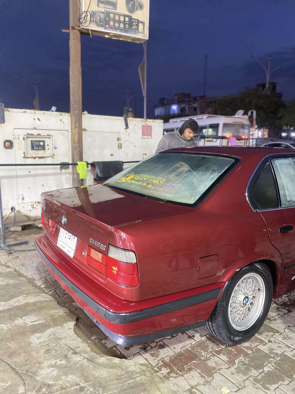 بي إم دبليو للبيع أو الموارس ٥٢٥ موديل ١٩٩٣ كبس تبريد جاهزه من كل النواحي السعر ٦٦  مكاني كركوك للاتصال ***********
