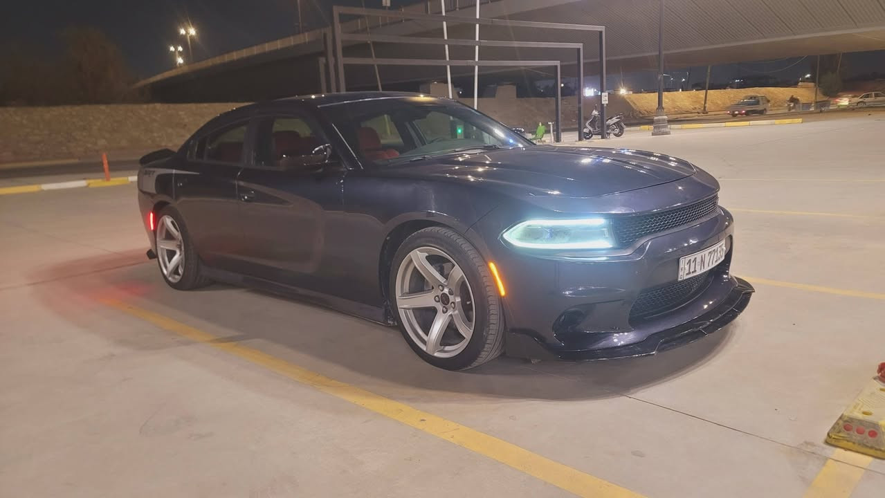 السلام عليكم
دوج جارجر مديل 2016
هيمي 5700
السياره حادثه بابين وجاملغ خلفي فقط حادث امريكه السياره خير من الله 
السعر 168
***********
